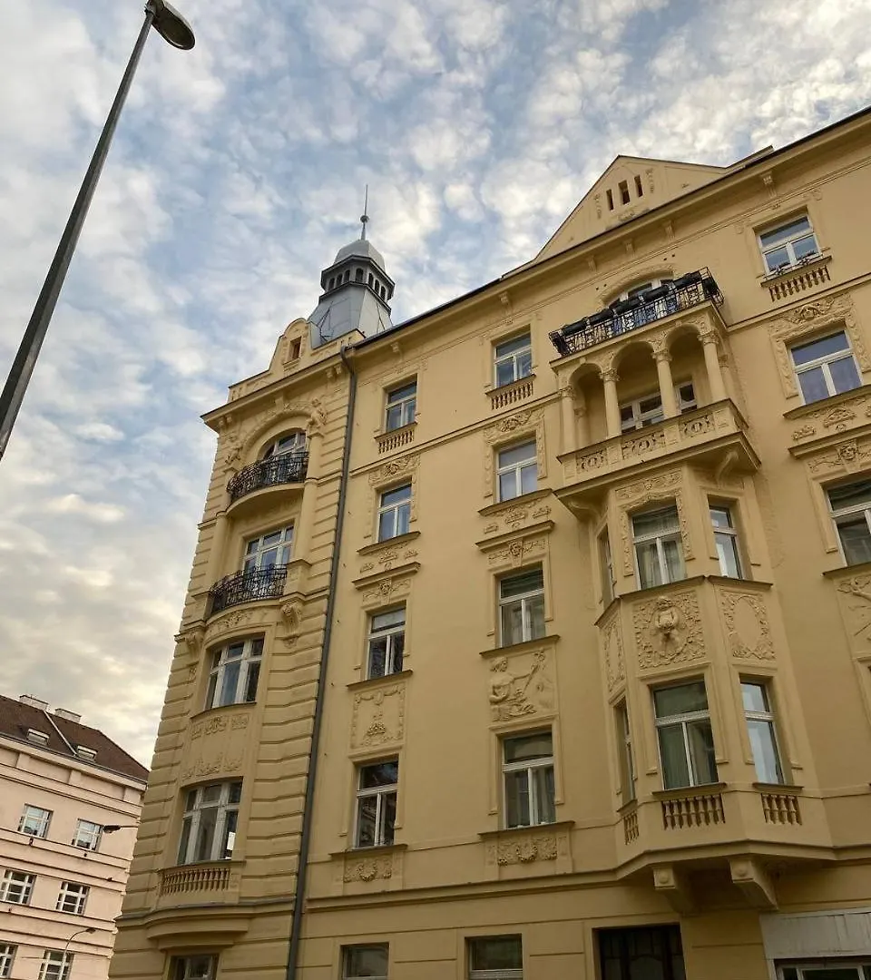 Bohemian Apartments Near The Center Prague